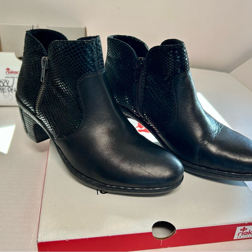 Rieker Black Textured Ankle Booties